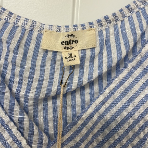 size medium blouse - Picture 2 of 3